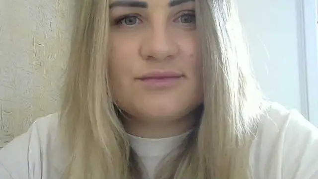 Snapshot of Honeydew-Waves chatting on 06/16/26, 06:49 Honeydew-Waves online show from 06/16/26, 06:49