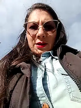 Snapshot of VALERY-03_ chatting on 05/12/26, 12:02 VALERY-03 online show from 05/12/26, 12:02