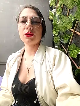 Snapshot of VALERY-03_ chatting on 06/12/26, 03:33 VALERY-03 online show from 06/12/26, 03:33