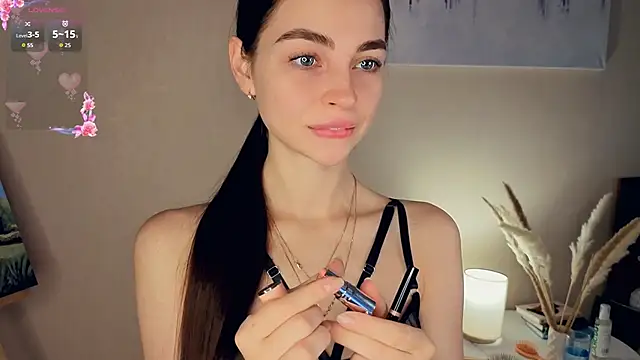 MaryJacksoon online show from 10/18/25, 07:42