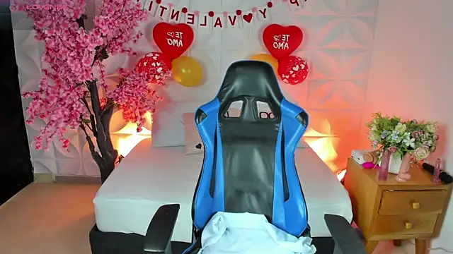 angelica dymond online show from 02/17/25, 07:21