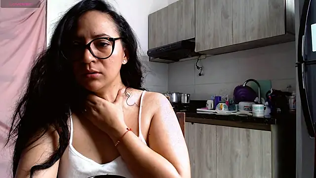 Snapshot of mariamulata chatting on 05/01/26, 06:01 mariamulata online show from 05/01/26, 06:01