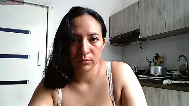 Snapshot of mariamulata chatting on 05/20/26, 04:35 mariamulata online show from 05/20/26, 04:35