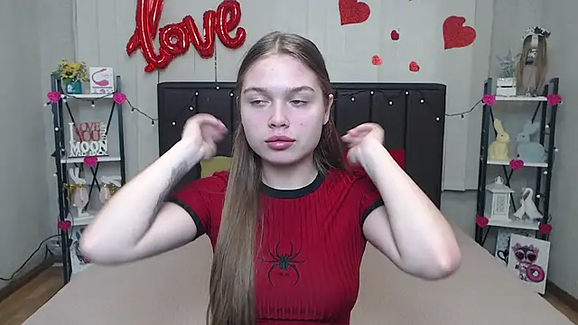 Snapshot of LaraPika chatting on 03/20/25, 12:00 LaraPika online show from 03/20/25, 12:00