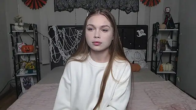 LaraPika online show from 11/08/25, 06:24