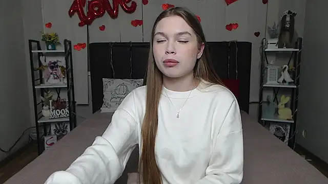 LaraPika online show from 02/18/26, 06:09