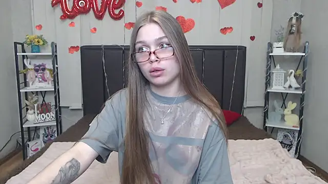 Snapshot of LaraPika chatting on 05/07/26, 05:02 LaraPika online show from 05/07/26, 05:02