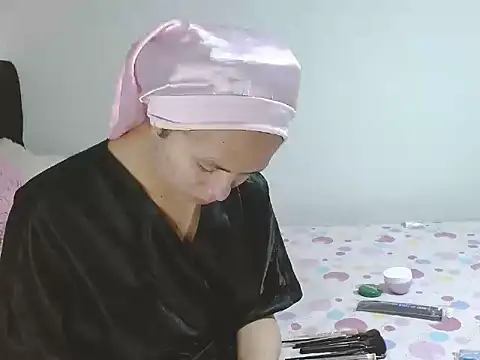 giuliana andrade online show from 09/10/25, 01:16