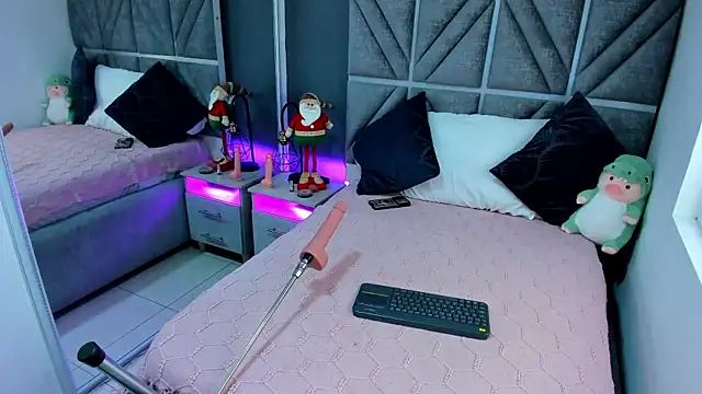 Snapshot of Kitty_Eliffe chatting on 12/11/24, 07:46 Kitty Eliffe online show from 12/11/24, 07:46