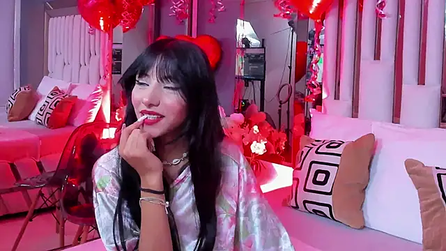 Snapshot of Kitty_Eliffe chatting on 02/14/25, 08:05 Kitty Eliffe online show from 02/14/25, 08:05