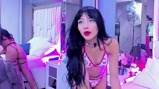 Snapshot of Kitty_Eliffe chatting on 02/25/25, 01:30 Kitty Eliffe online show from 02/25/25, 01:30