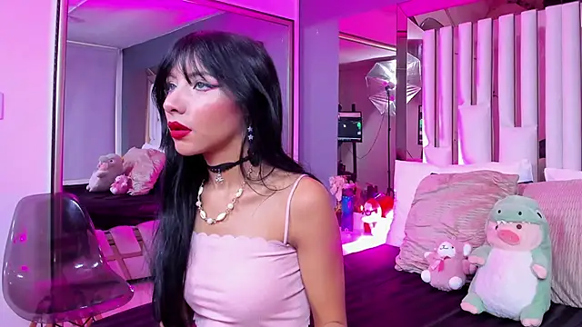 Snapshot of Kitty_Eliffe chatting on 03/05/25, 07:27 Kitty Eliffe online show from 03/05/25, 07:27