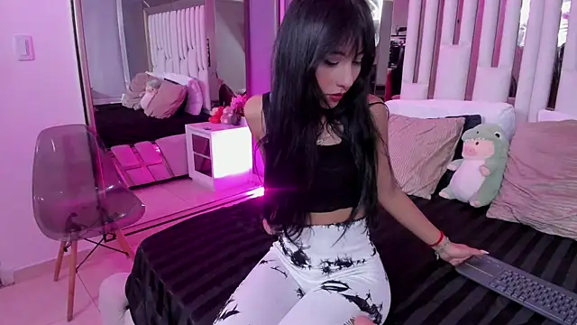 Snapshot of Kitty_Eliffe chatting on 03/12/25, 07:38 Kitty Eliffe online show from 03/12/25, 07:38