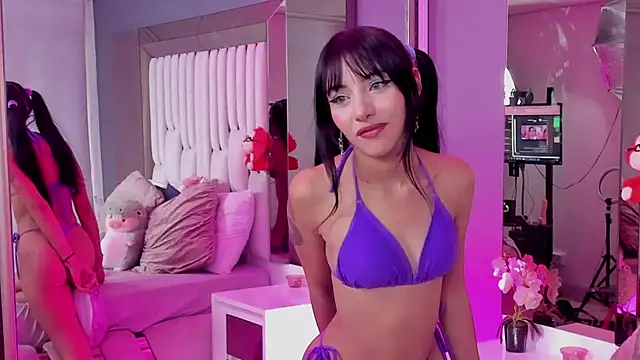 Snapshot of Kitty_Eliffe chatting on 03/22/25, 10:37 Kitty Eliffe online show from 03/22/25, 10:37