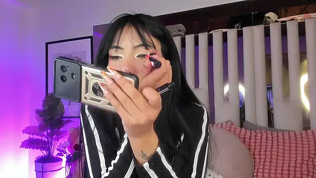 Snapshot of Kitty_Eliffe chatting on 10/03/25, 10:51 Kitty Eliffe online show from 10/03/25, 10:51