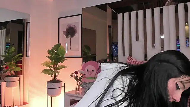 Snapshot of Kitty_Eliffe chatting on 10/25/25, 10:37 Kitty Eliffe online show from 10/25/25, 10:37