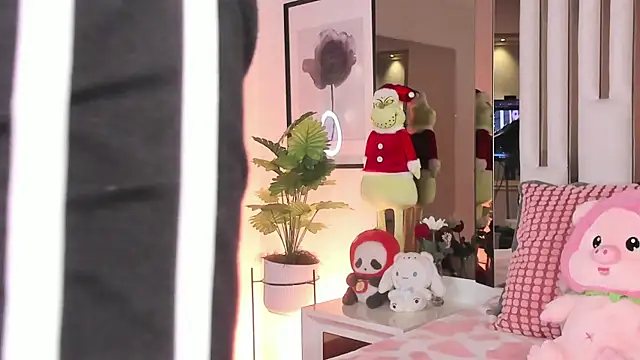 Kitty Eliffe online show from 12/02/25, 09:32