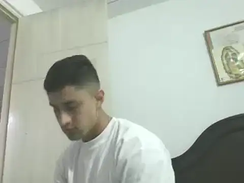 Snapshot of Danifornari chatting on 12/05/24, 07:38 Danifornari online show from 12/05/24, 07:38