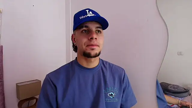 Snapshot of Amadeo_Wild chatting on 02/10/25, 02:59 Amadeo Wild online show from 02/10/25, 02:59