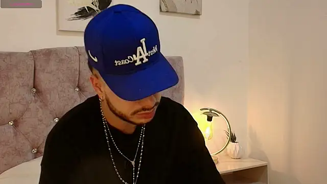 Amadeo Wild online show from 04/25/26, 04:15
