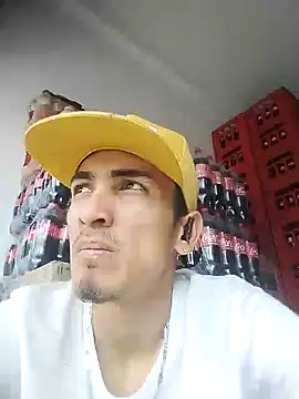 jeremy scott online show from 01/31/25, 06:47