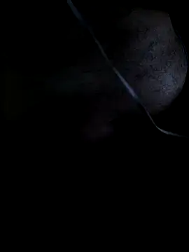 Snapshot of Leocesar37 chatting on 05/26/26, 04:25 Leocesar37 online show from 05/26/26, 04:25