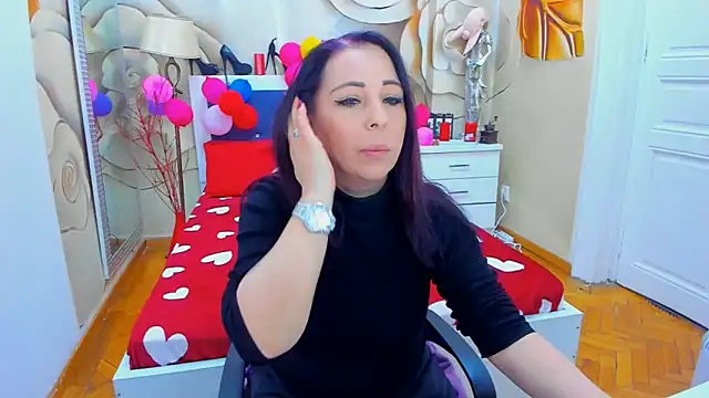 LauraSin online show from 02/12/25, 11:51