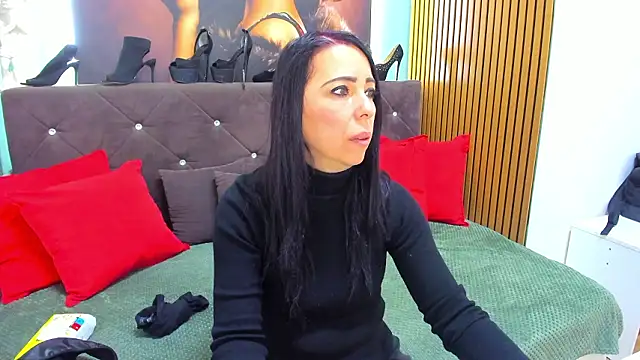 LauraSin online show from 02/28/26, 04:35