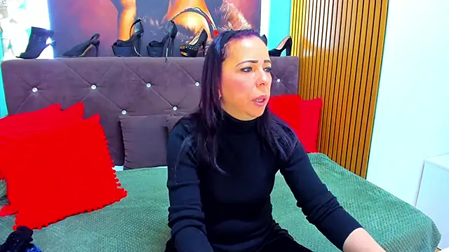 LauraSin online show from 04/30/26, 03:24