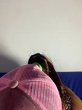 Jeroliee viyana online show from 11/23/25, 03:28