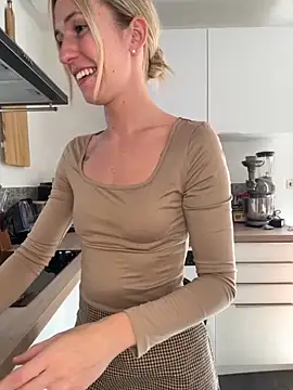 lola tentatiion online show from 09/27/25, 11:37