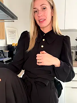 lola tentatiion online show from 10/12/25, 11:42