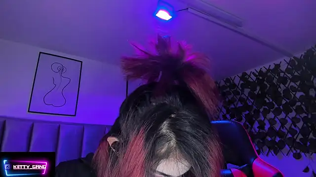 Kitty Gang online show from 01/17/26, 01:54