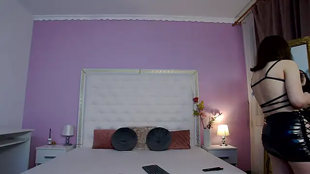 Lenna Paul online show from 02/07/26, 05:11