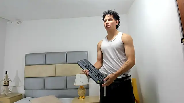 lax777  online show from 03/07/25, 12:34