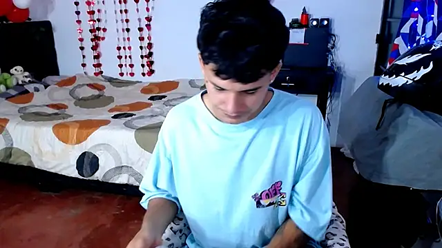 Snapshot of freddy_romas chatting on 04/18/26, 12:20 freddy romas online show from 04/18/26, 12:20