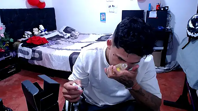 Snapshot of freddy_romas chatting on 05/15/26, 10:50 freddy romas online show from 05/15/26, 10:50