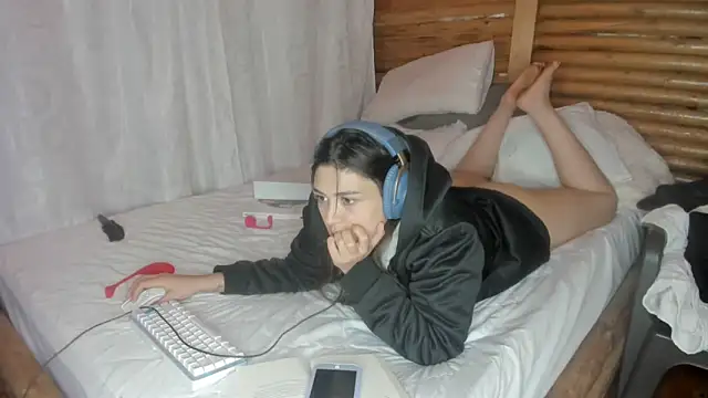 soysara15 online show from 01/27/25, 12:22