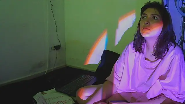 Snapshot of soysara15 chatting on 06/05/26, 10:32 soysara15 online show from 06/05/26, 10:32