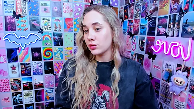 MiaMilas online show from 02/24/26, 03:43