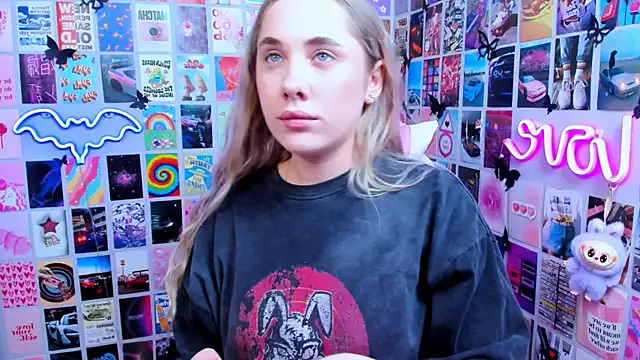 MiaMilas online show from 03/19/26, 03:49