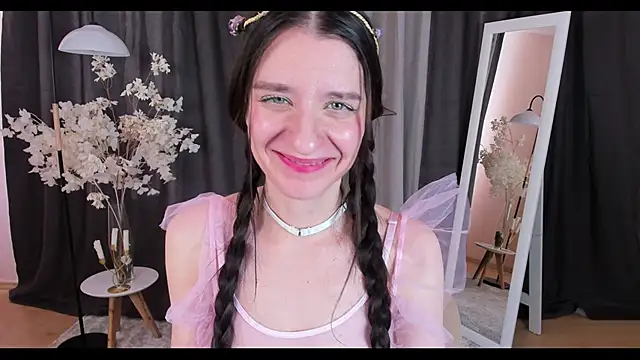 helentasty online show from 02/18/25, 06:37