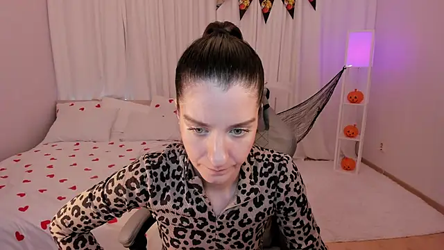 helentasty online show from 10/30/25, 03:41