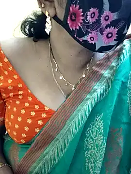 Snapshot of mallu-sumi chatting on 02/01/25, 04:33 mallu-sumi online show from 02/01/25, 04:33