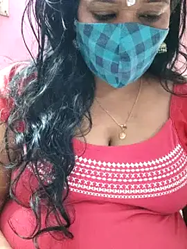 Snapshot of mallu-sumi chatting on 02/05/25, 04:48 mallu-sumi online show from 02/05/25, 04:48