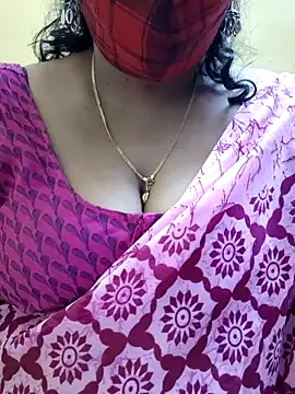 Snapshot of mallu-sumi chatting on 02/11/25, 06:11 mallu-sumi online show from 02/11/25, 06:11