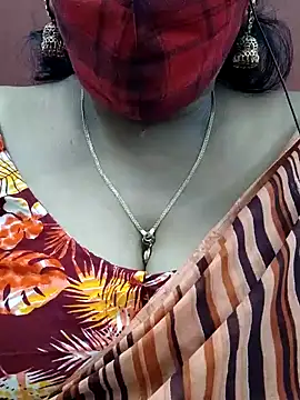 Snapshot of mallu-sumi chatting on 02/12/25, 10:15 mallu-sumi online show from 02/12/25, 10:15