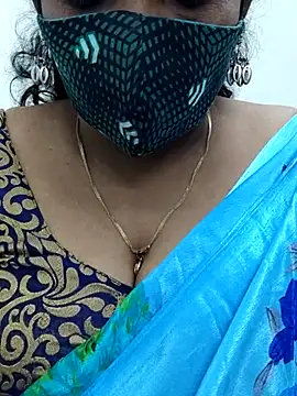 Snapshot of mallu-sumi chatting on 02/13/25, 03:35 mallu-sumi online show from 02/13/25, 03:35