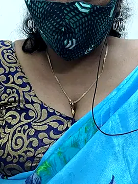 Snapshot of mallu-sumi chatting on 02/13/25, 06:48 mallu-sumi online show from 02/13/25, 06:48