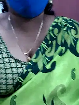 Snapshot of mallu-sumi chatting on 02/14/25, 03:26 mallu-sumi online show from 02/14/25, 03:26